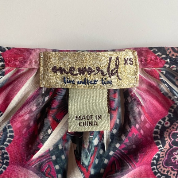 One World Blouse - Picture 2 of 11